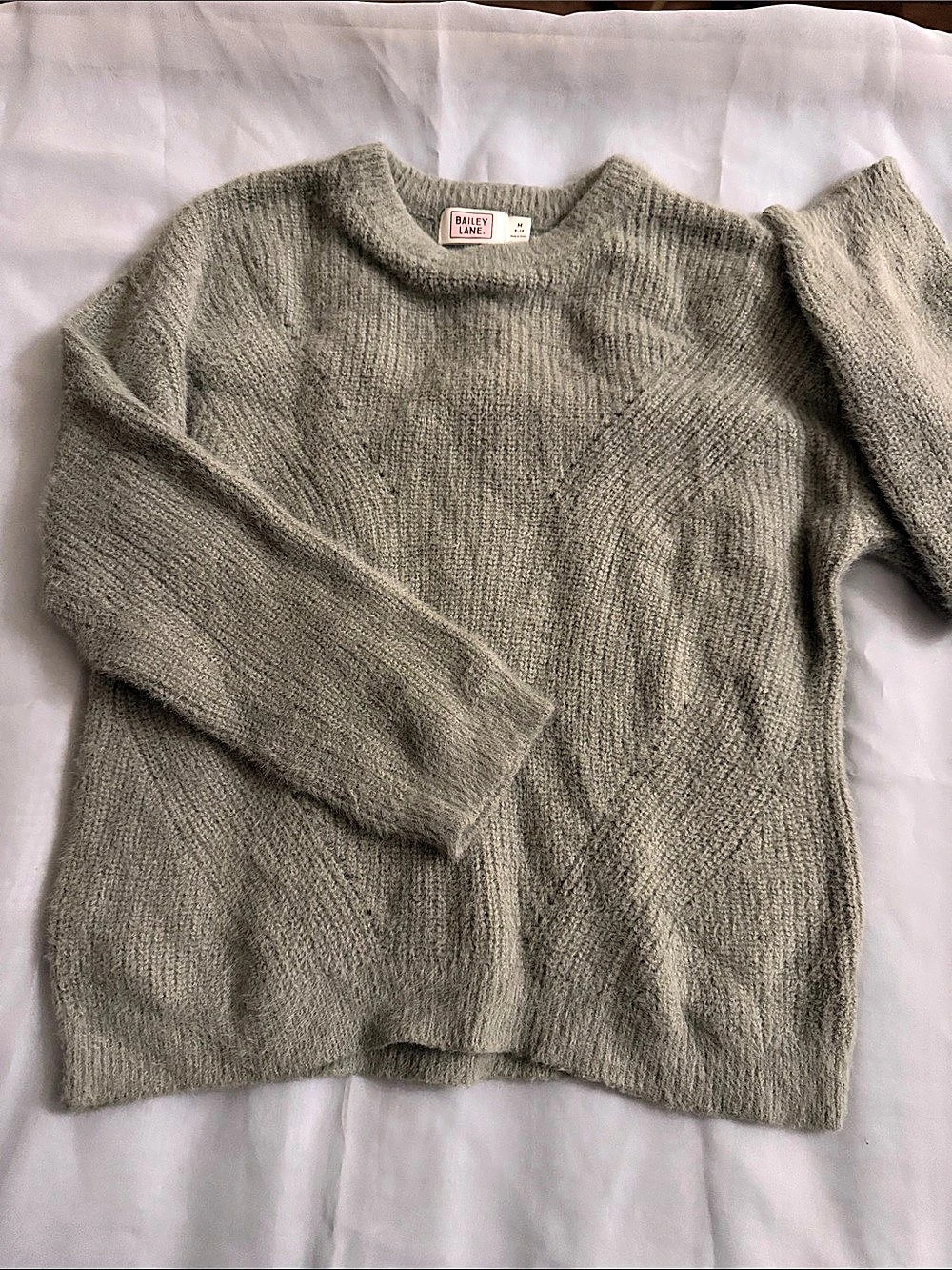 Bailey Lane Gray Crew Neck Sweater Size Medium Like New